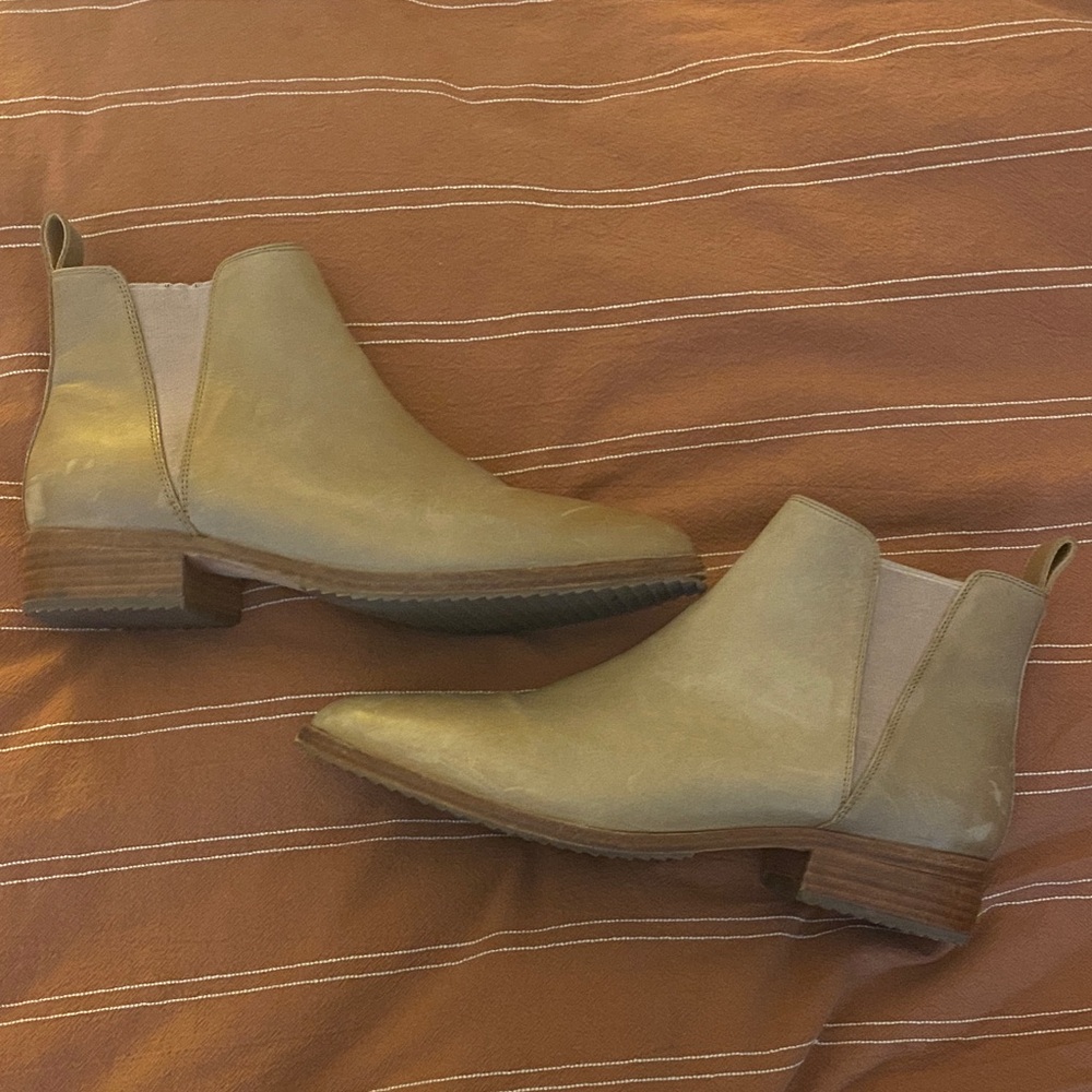 Nisolo Light Brown Ankle Booties